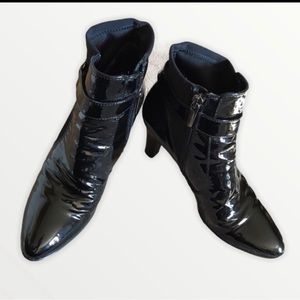 Aquatalia Vera Gomma Black Heeled Ankle Boots Size 8 1/2